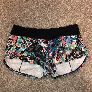 Lululemon 2.5” speed up short